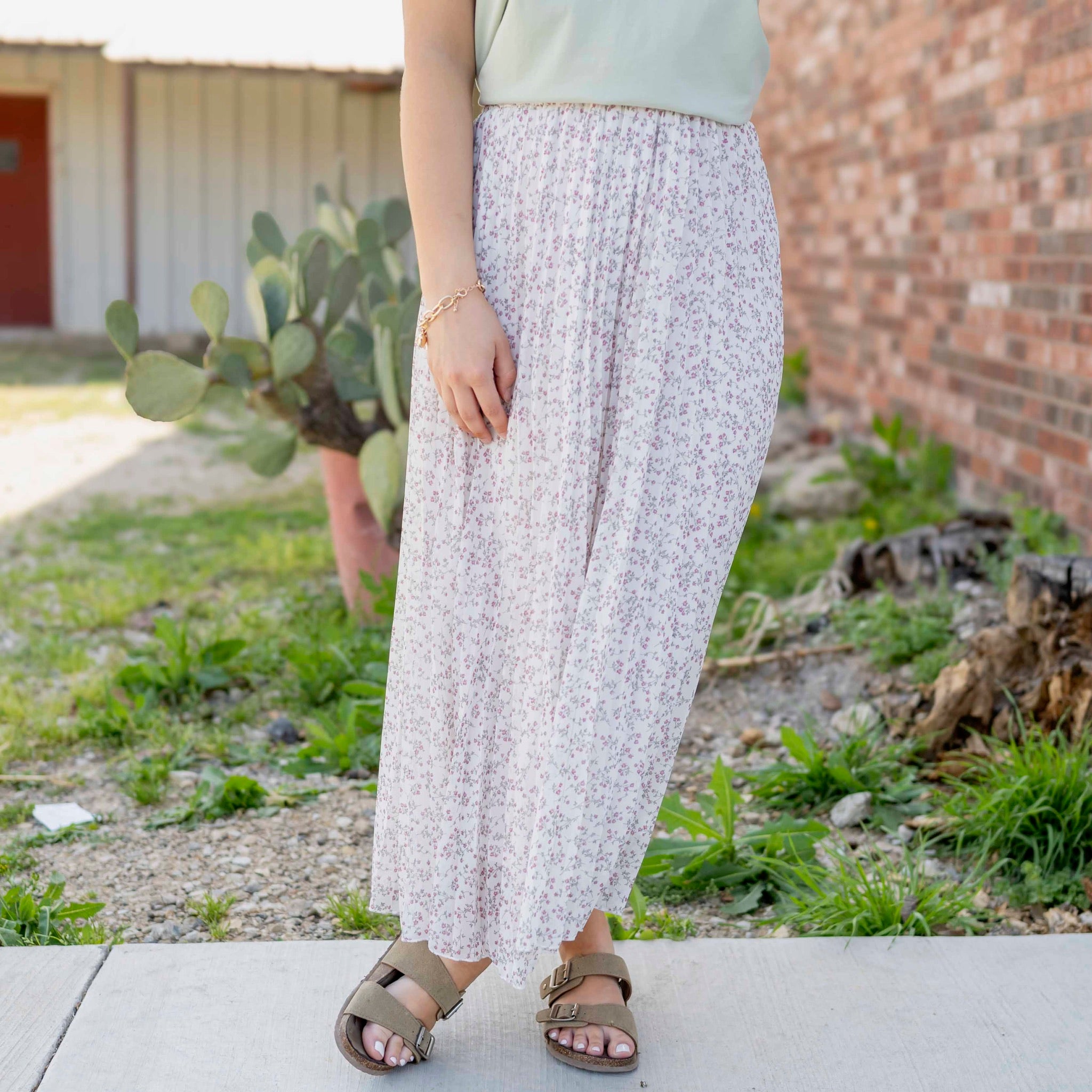 0340. Ivory Floral Mix Pleated Skirt | My Site