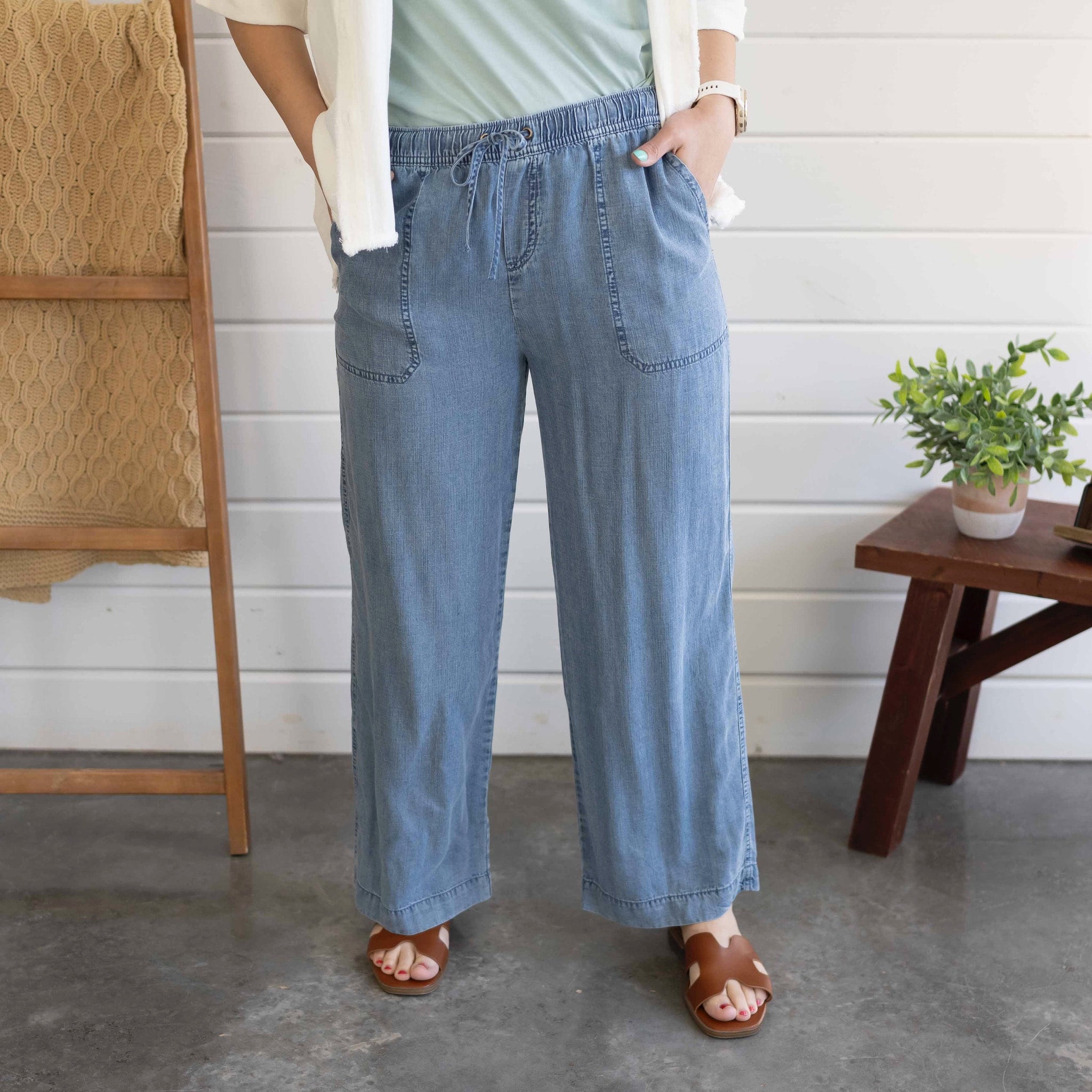 7496. Thin Denim Flowy Pants